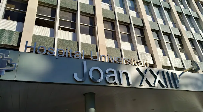 Façana de l'Hospital Universitari Joan XXIII